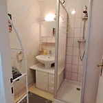 Au Petit Bonheur